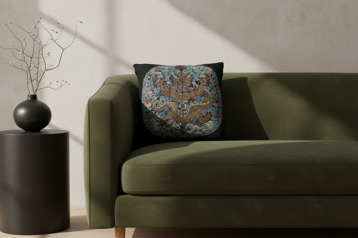 Buzi Court Rank Badge I Pillow